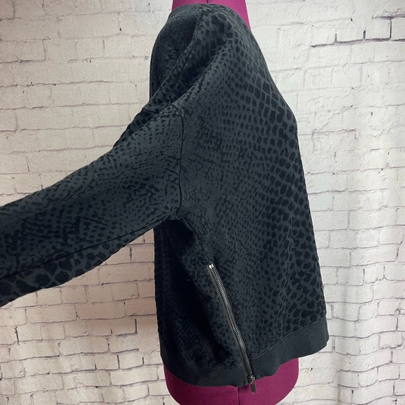 Rails size large Marlo black flocked cobra design sweatshirt - Picture 5 of 7